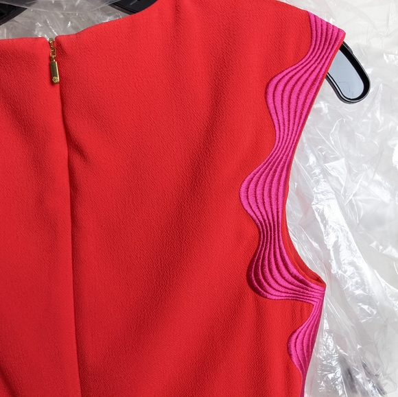 New Trina Turk Red Wave Scalloped Dress Size 2 - Picture 13 of 14